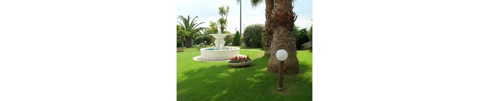 Hotel Lo Smeraldo Cisternino Dış mekan fotoğraf